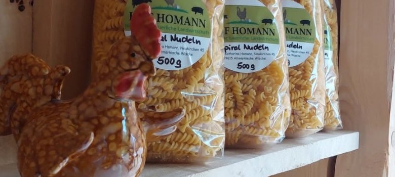 Homann Farm Store, Neukirchen Pasta and a hen on the shelf at the farm store