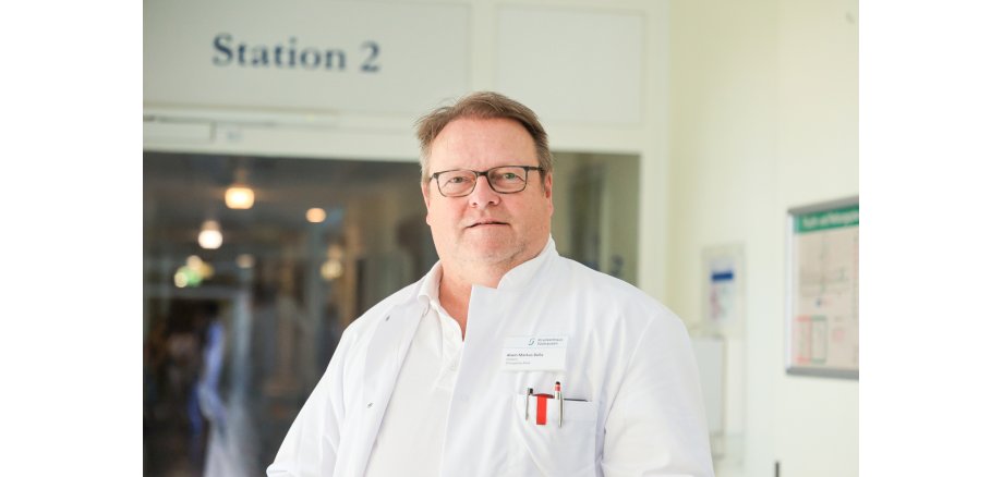Alwin M. Bulla, Chief of Surgery