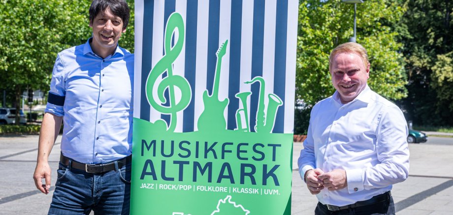 Looking forward to the 2026 Altmark Music Festival: Patrick Puhlmann (left) and Steve Kanitz with a promotional poster 