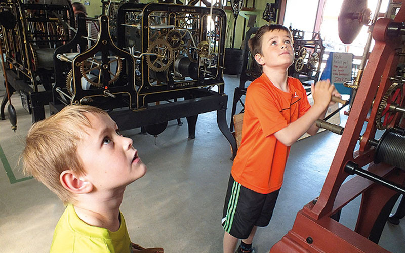 Spannende Beobachtungen im Turmuhrenmuseum Seehausen