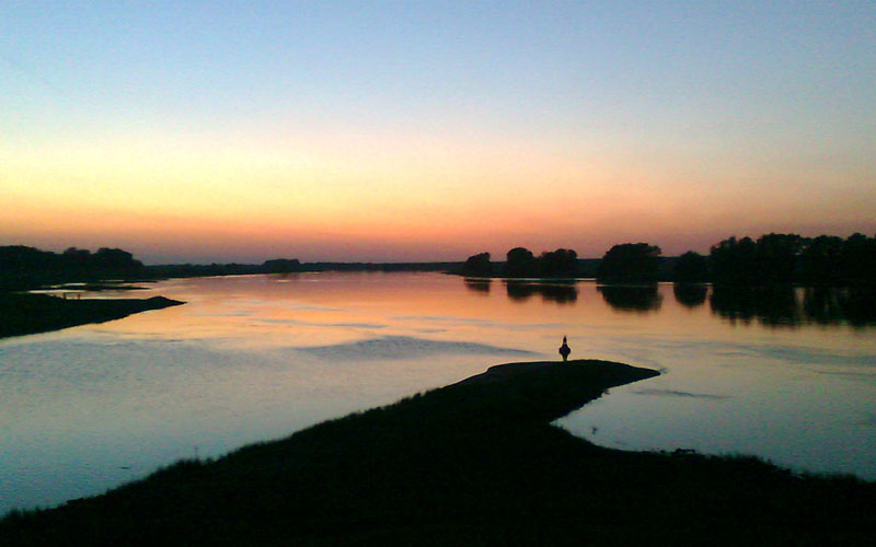Sonnenuntergang über der Elbe