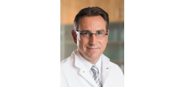 Dr. Dr. med. Daniel Kügler, Chefarzt der Klinik für Innere Medizin und Internistische Intensivmedizin Foto von Dr. Dr. med. Daniel Kügler, Chefarzt der Klinik für Innere Medizin und Internistische Intensivmedizi