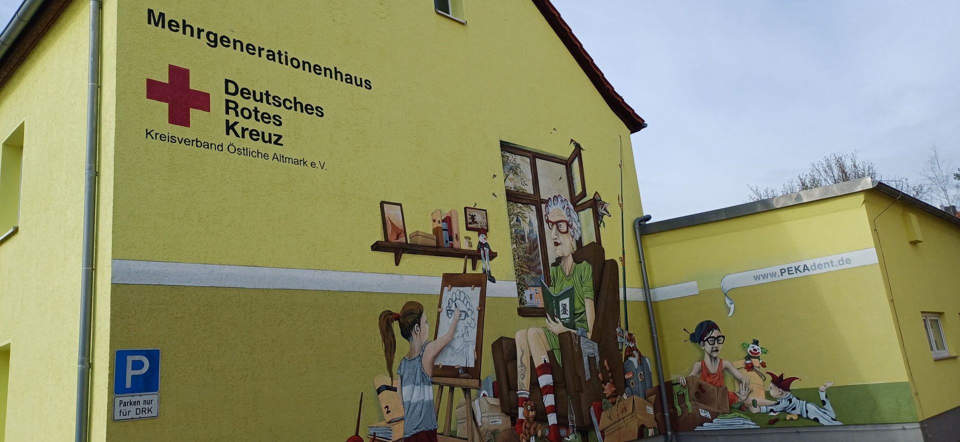 Giebelansicht des Mehrgenerationenhauses 