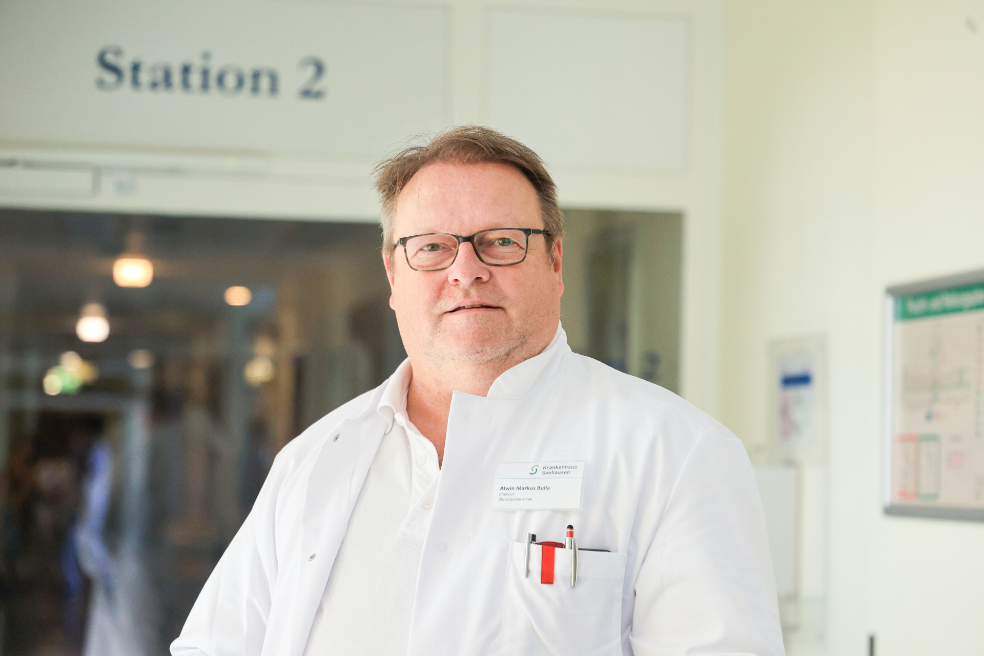 Alwin M. Bulla, Chefarzt der Klinik für Chirurgie