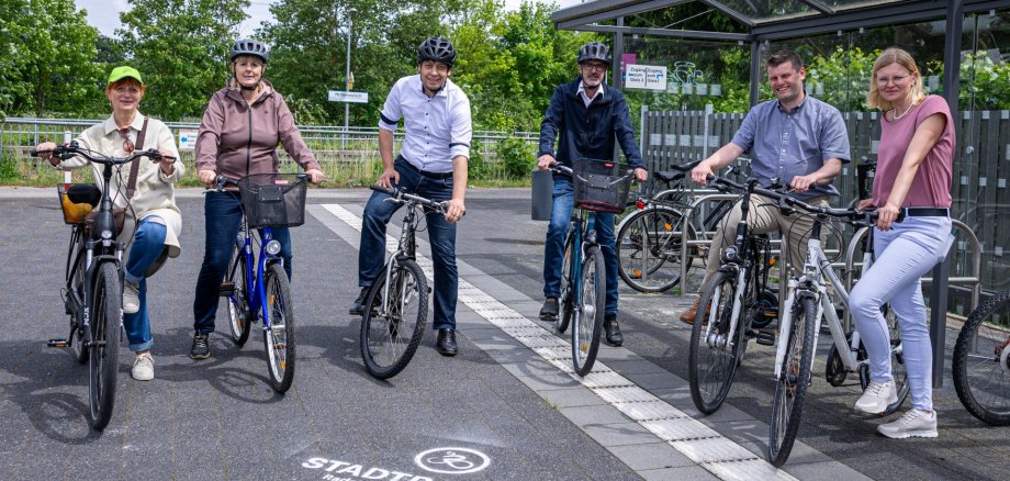 Personen auf Fahrrädern in Hohenwulsch