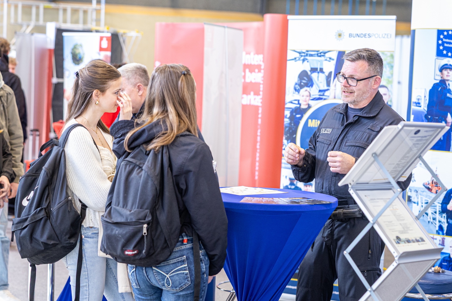 Bei 40 Ausstellern kamen 400 Schüler ins Gespräch über berufliche Perspektiven