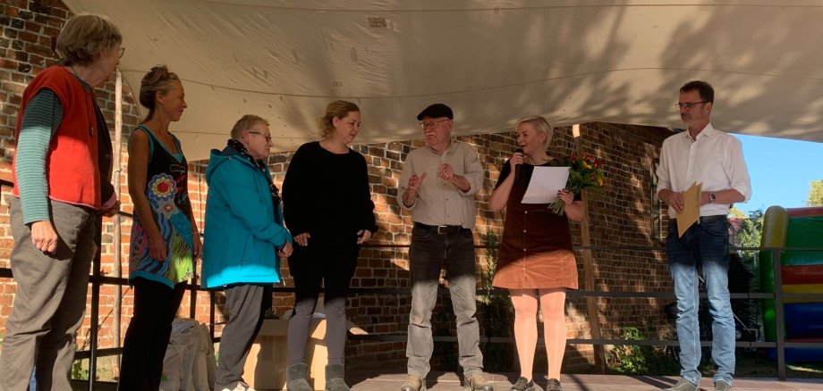 STADTRADELN Auswertung in Wanzer STADTRADELN Prämierte werden auf der Bühne beim Herbstfest in Wanzer ausgezeichnet